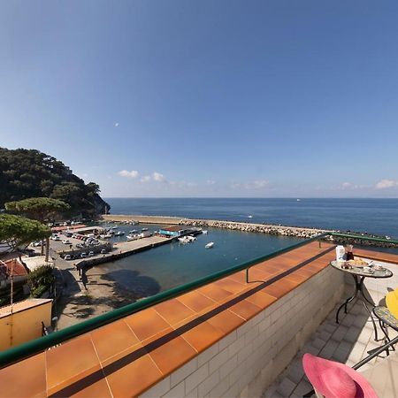 Relais Del Mare Con Terrazza Fronte Mare Free Parking Apartment Маса Лубрензе Екстериор снимка