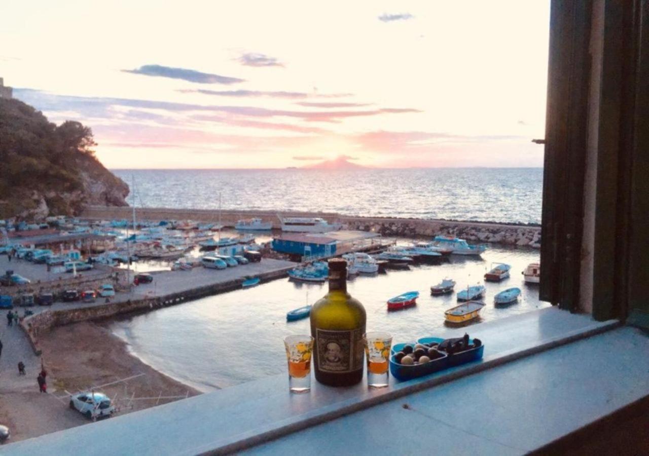 Relais Del Mare Con Terrazza Fronte Mare Free Parking Apartment Маса Лубрензе Екстериор снимка