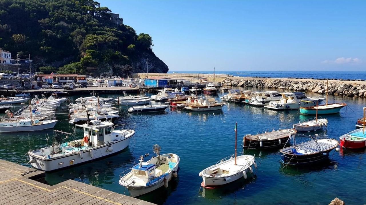 Relais Del Mare Con Terrazza Fronte Mare Free Parking Apartment Маса Лубрензе Екстериор снимка