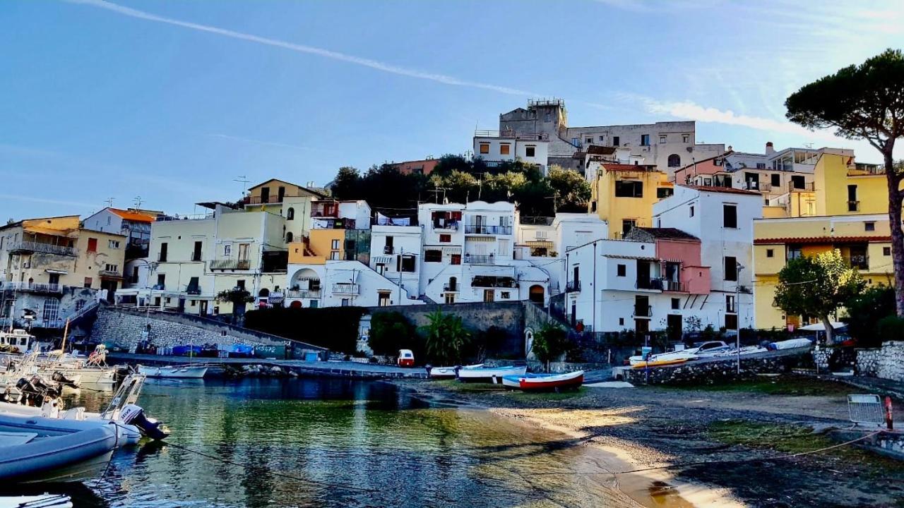 Relais Del Mare Con Terrazza Fronte Mare Free Parking Apartment Маса Лубрензе Екстериор снимка