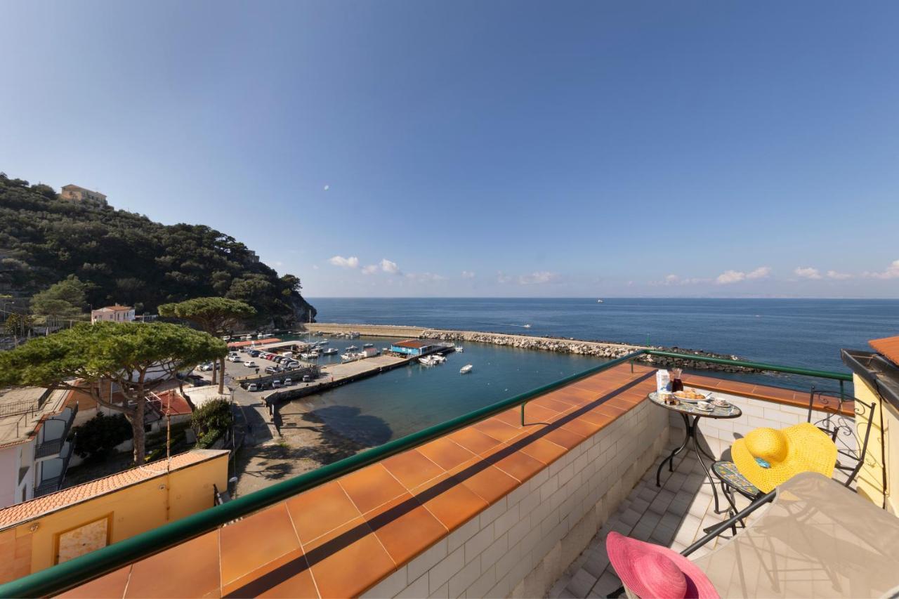 Relais Del Mare Con Terrazza Fronte Mare Free Parking Apartment Маса Лубрензе Екстериор снимка