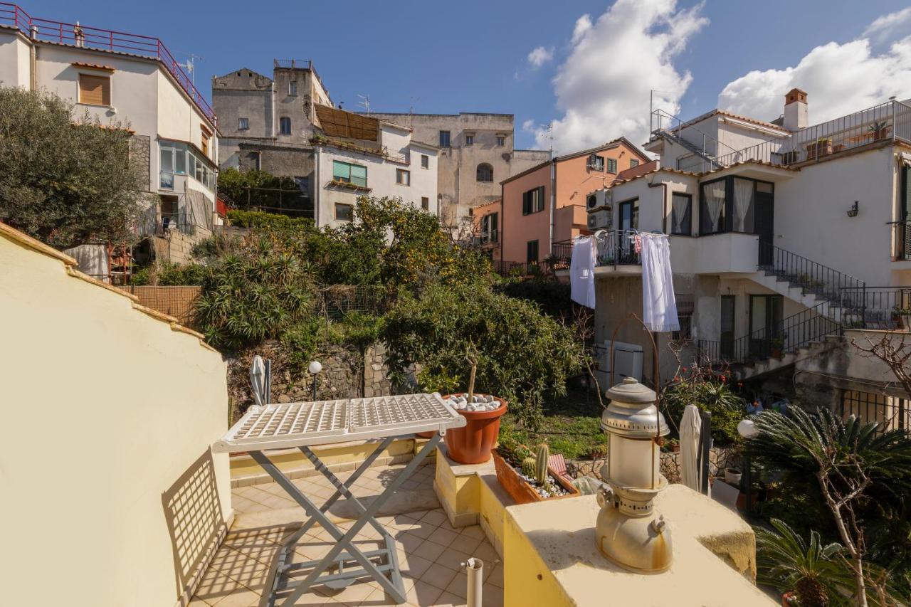 Relais Del Mare Con Terrazza Fronte Mare Free Parking Apartment Маса Лубрензе Екстериор снимка
