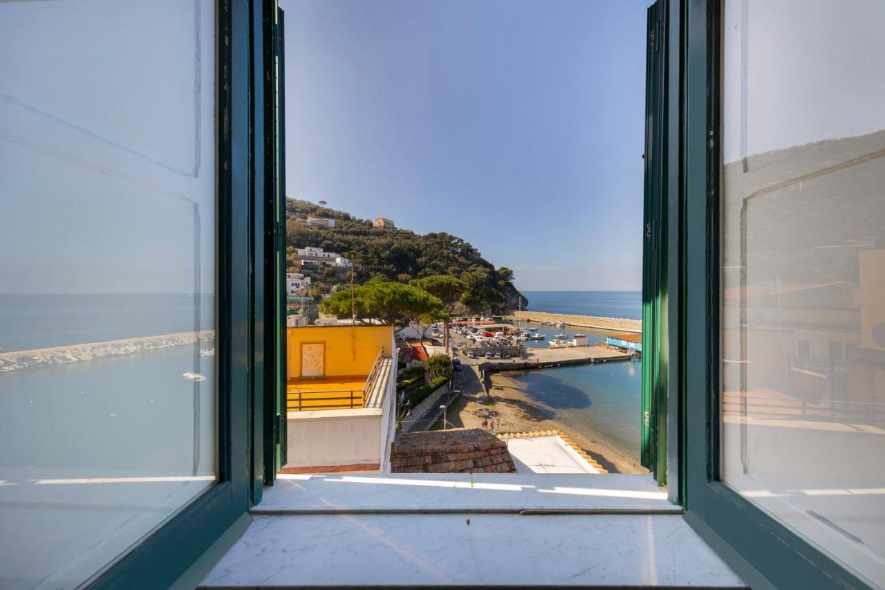 Relais Del Mare Con Terrazza Fronte Mare Free Parking Apartment Маса Лубрензе Екстериор снимка